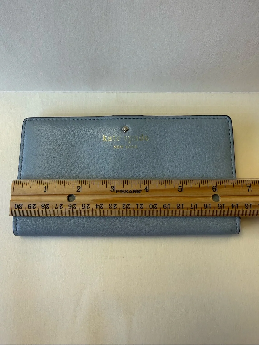 Vintage Kate Spade New York Soft Light Gray Leather Bifold Wallet w/ Zipper back